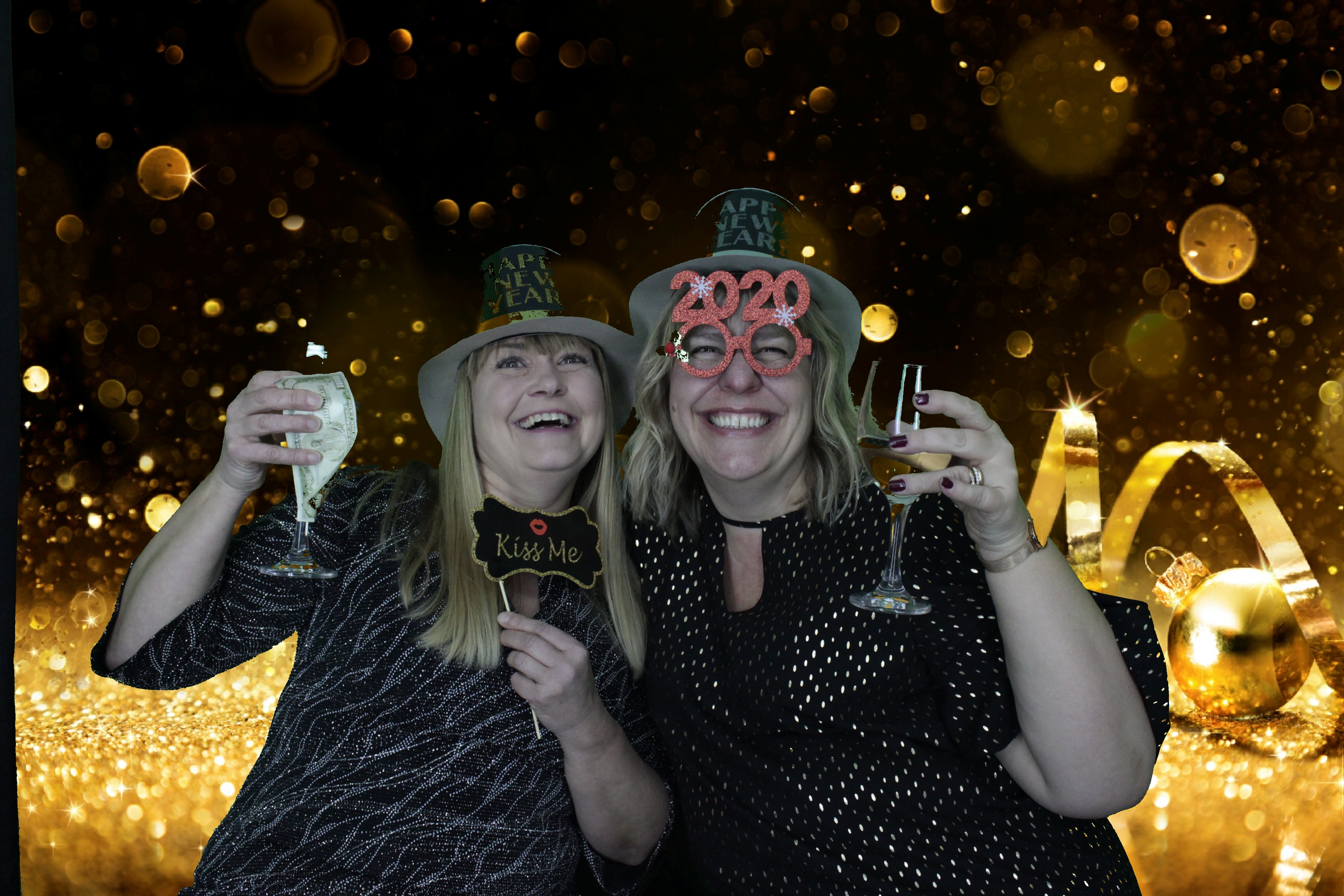 NYE Party | View more photos from the event at gallery.myphotoboothexperience.co.uk/u/MyPhotoBoothExperienceLtd/NYE-Party